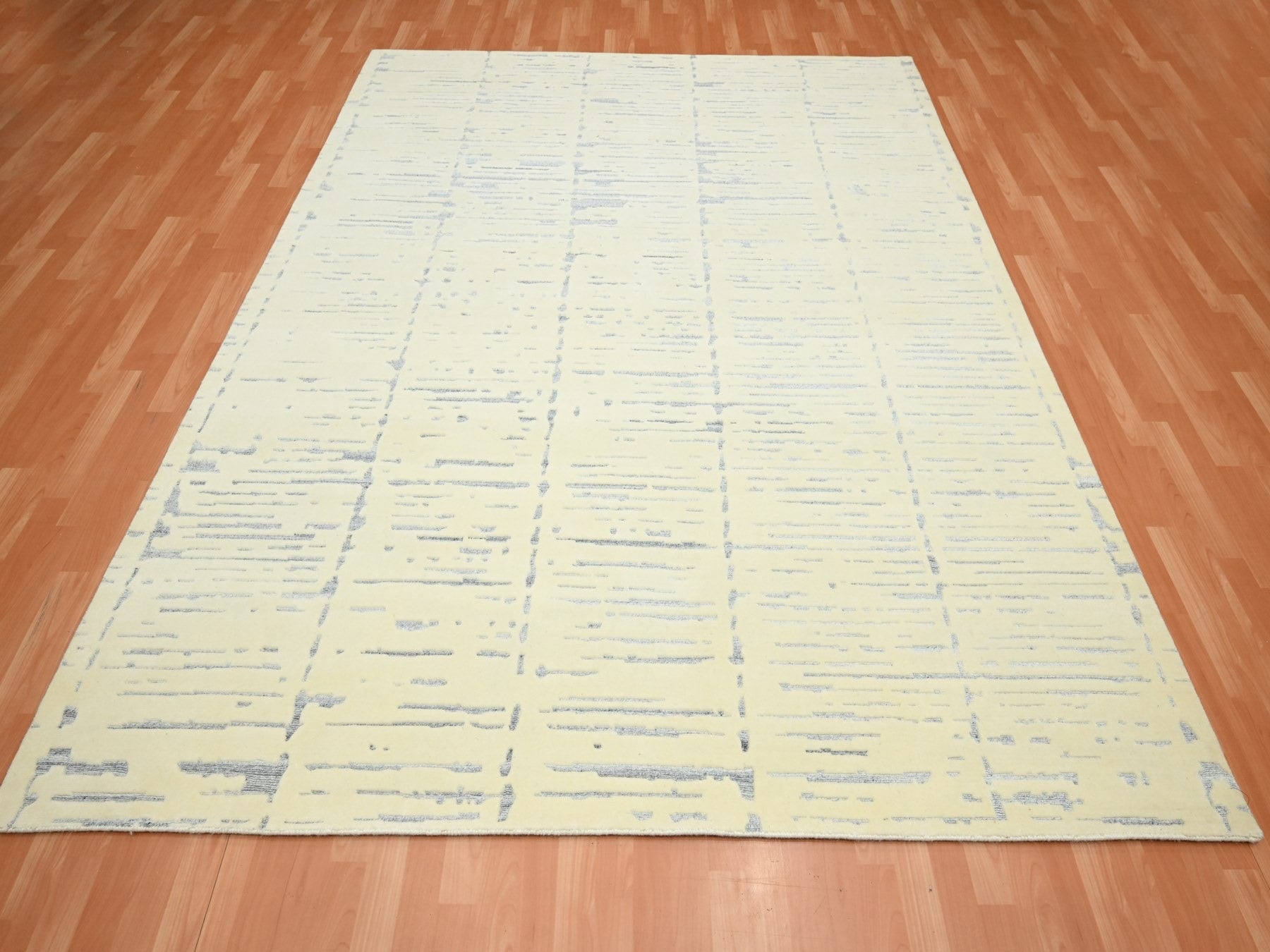Modern / Contemporary hand-knotted wool rug in Ivory, 8' x 9'9" — SKU O075640 (view 2)