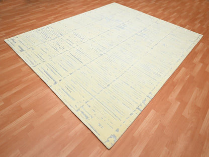 Modern / Contemporary hand-knotted wool rug in Ivory, 8' x 9'9" — SKU O075640 (view 3)