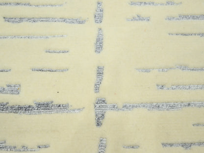 Modern / Contemporary hand-knotted wool rug in Ivory, 8' x 9'9" — SKU O075640 (view 8)
