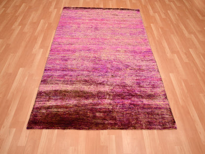 Modern / Contemporary hand-knotted sari silk rug in Pink, 4'11" x 6'10" — SKU O075645 (view 2)
