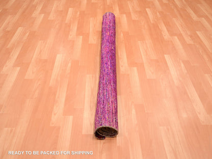 Modern / Contemporary hand-knotted sari silk rug in Pink, 4'11" x 6'10" — SKU O075645 (view 5)