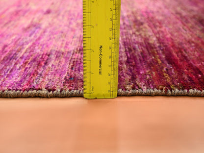 Modern / Contemporary hand-knotted sari silk rug in Pink, 4'11" x 6'10" — SKU O075645 (view 6)