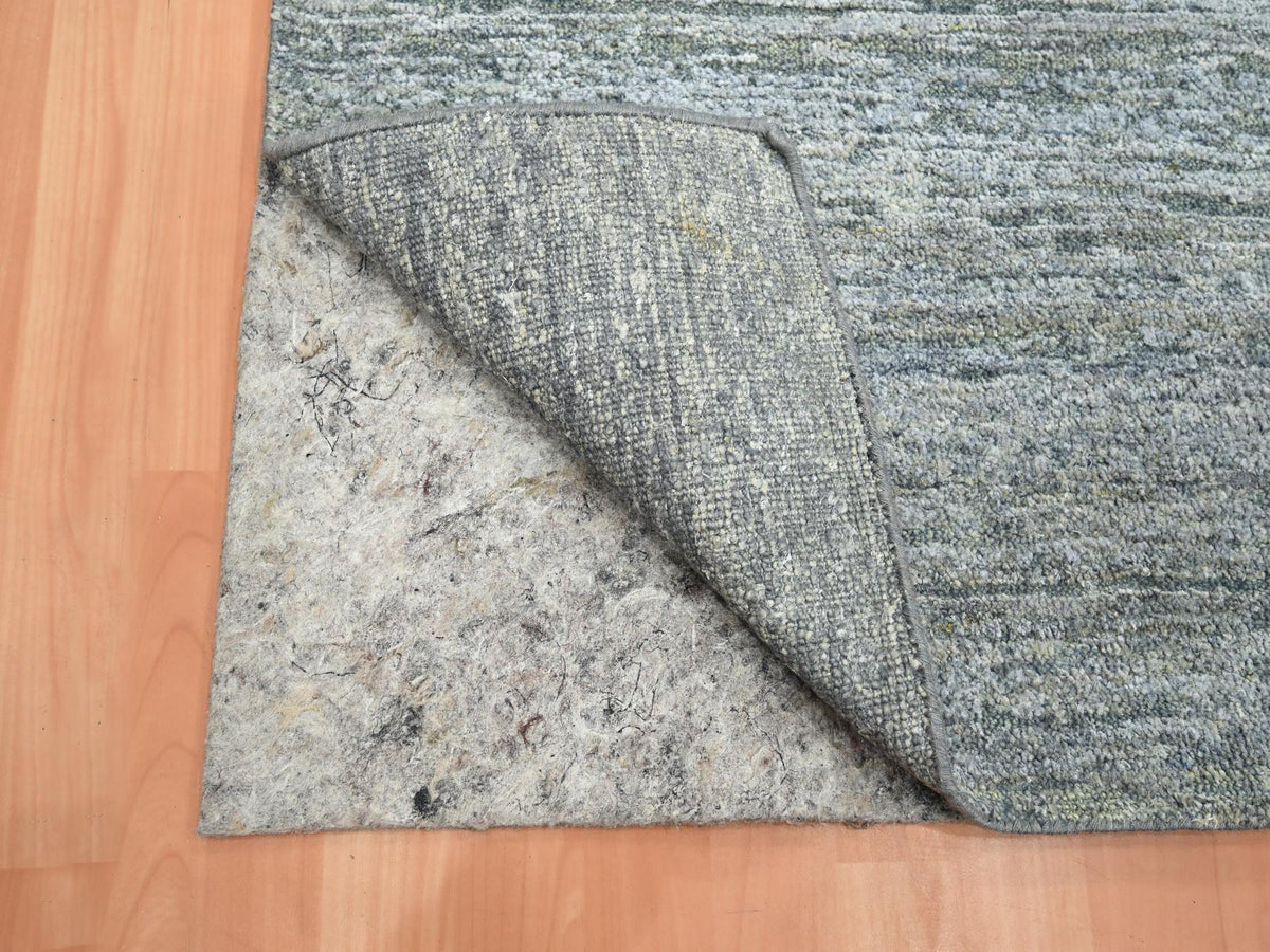 Modern / Contemporary hand-knotted silk rug in Gray, 3'10" x 6'1" — SKU O075654 (view 3)