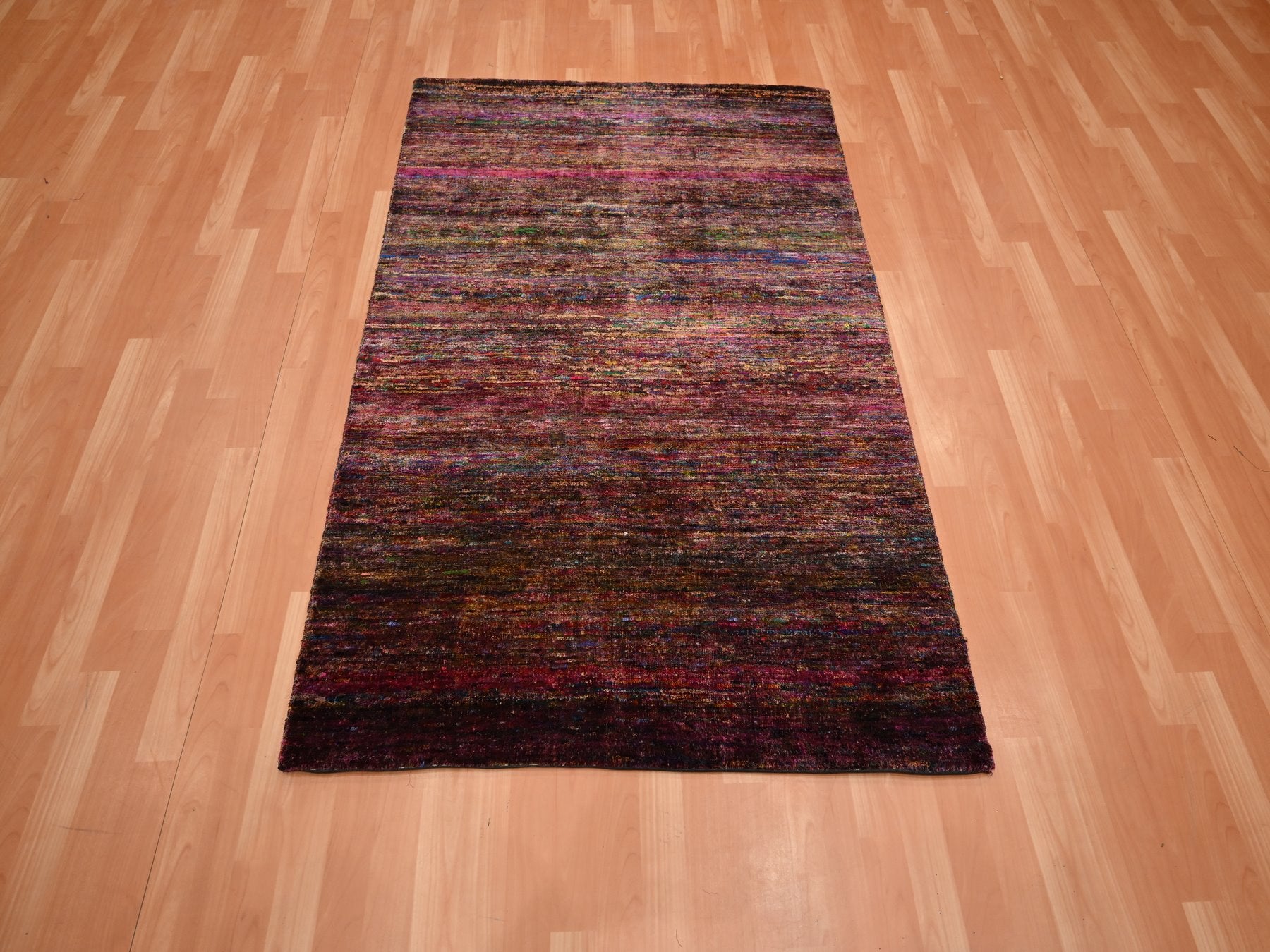 Modern / Contemporary hand-knotted sari silk rug in Red, 3'11" x 5'8" — SKU O075656 (view 2)
