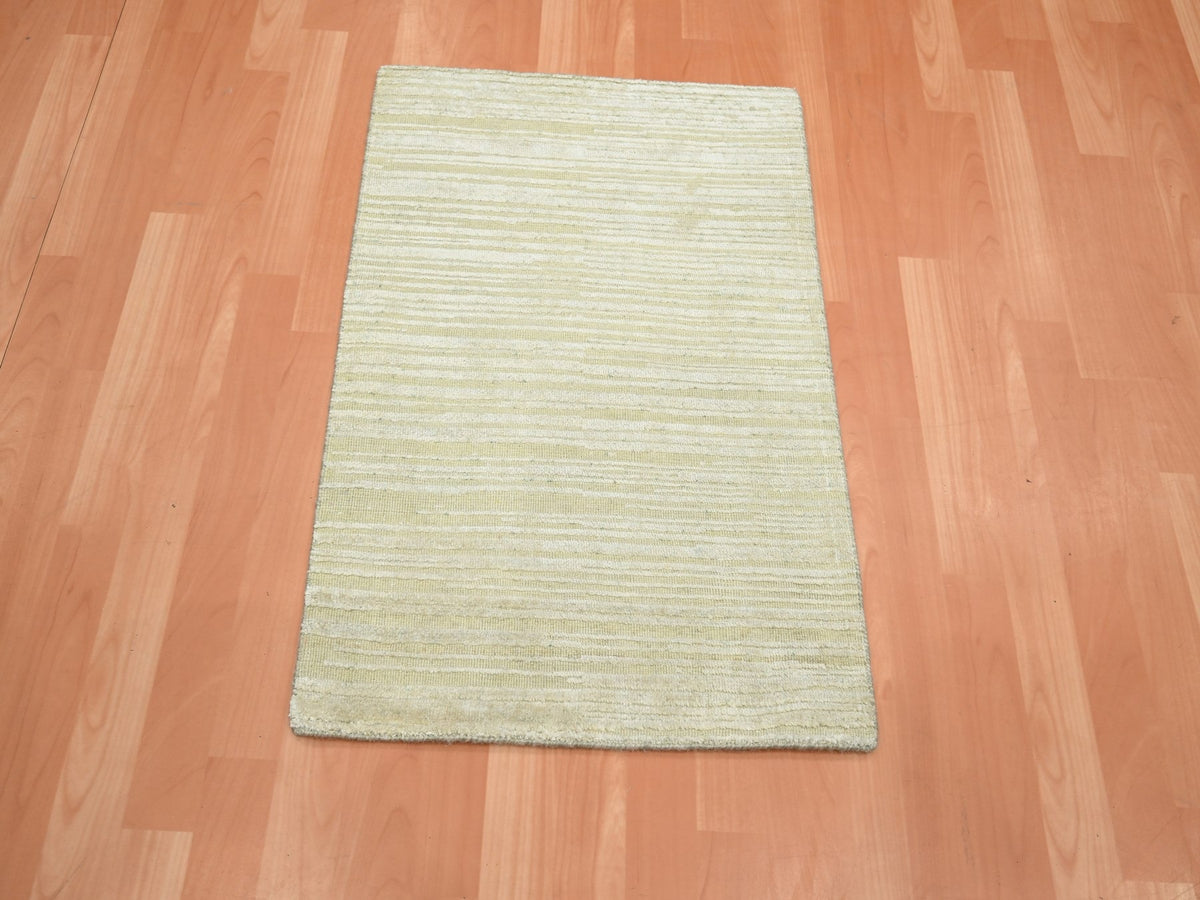 Modern / Contemporary hand-knotted wool/silk rug in Ivory, 2' x 3' — SKU O075660 (view 2)