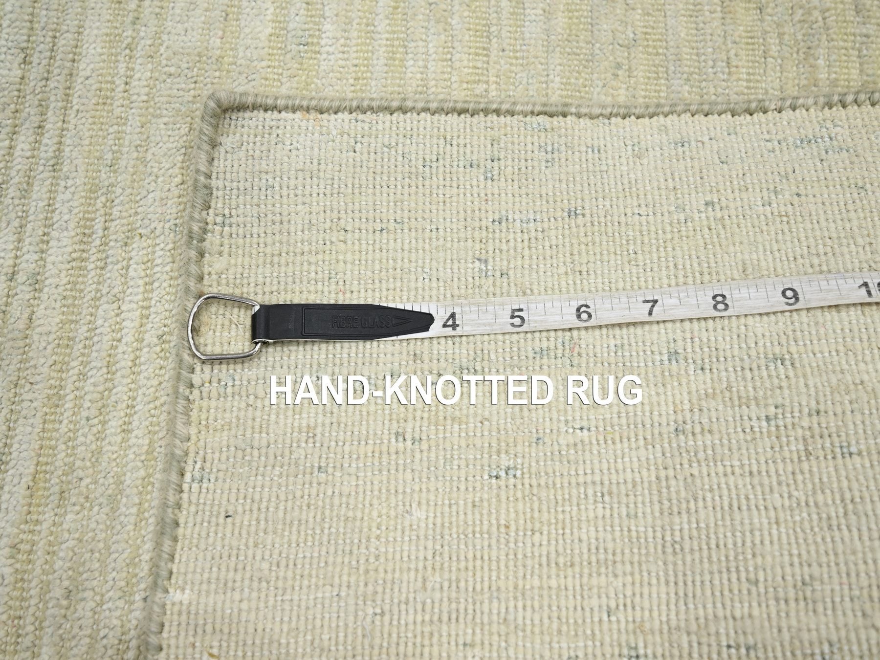 Modern / Contemporary hand-knotted wool/silk rug in Ivory, 2' x 3' — SKU O075660 (view 4)