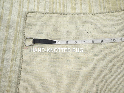 Modern / Contemporary hand-knotted wool/silk rug in Ivory, 2' x 3' — SKU O075661 (view 4)
