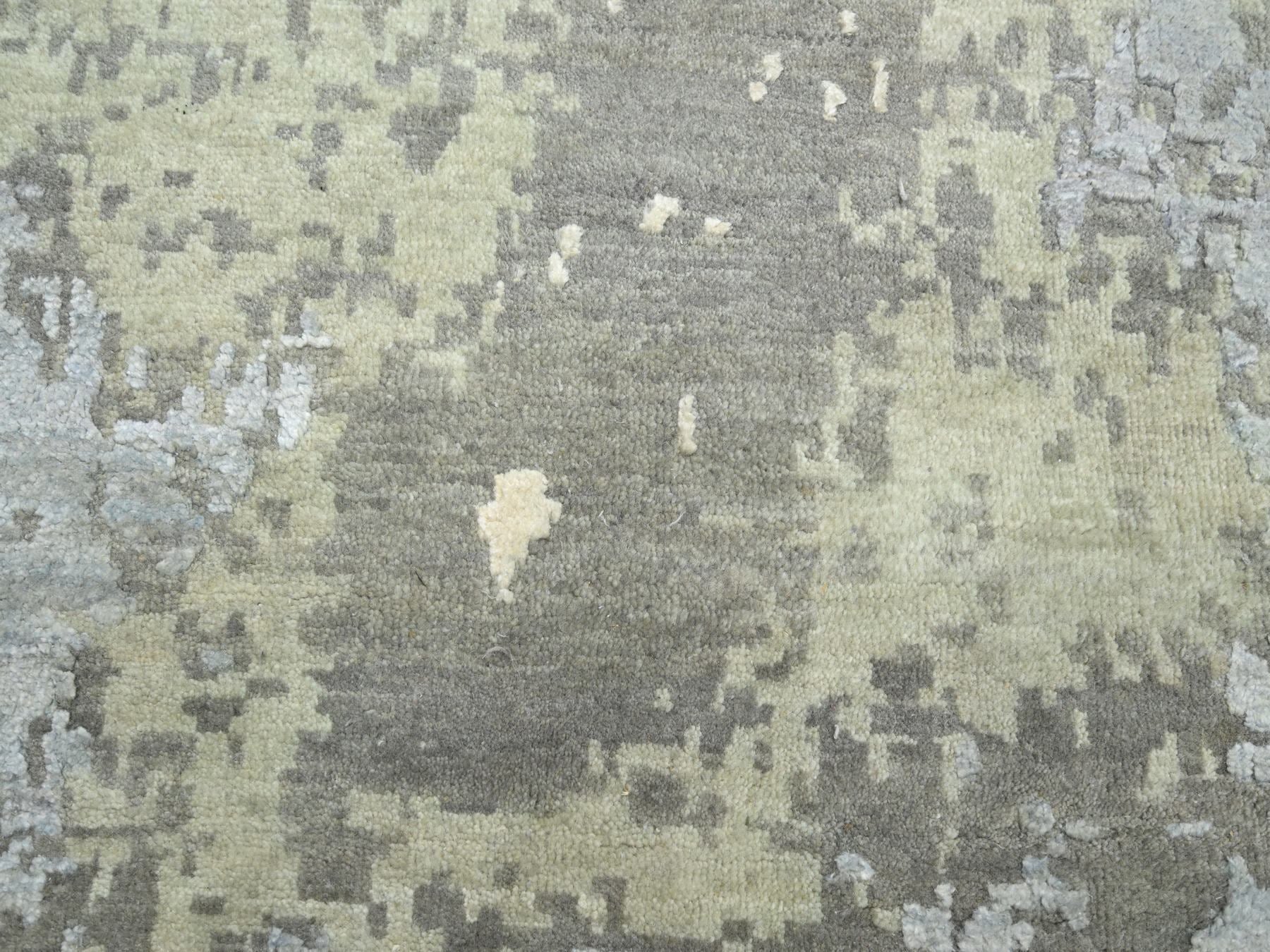 Modern / Contemporary hand-knotted wool/silk rug in Gray, 11'10" x 18'5" — SKU O075672 (view 8)