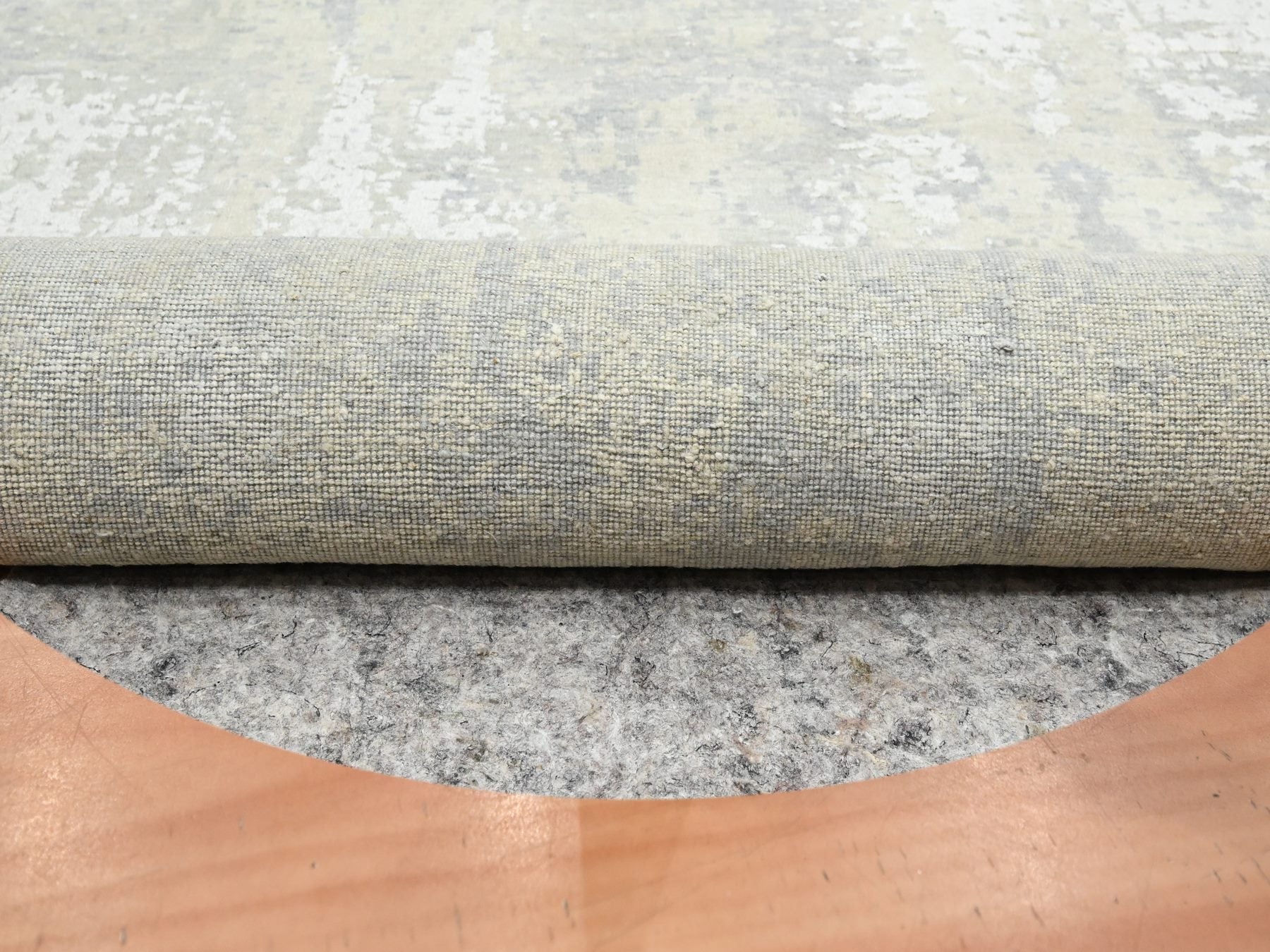 Modern / Contemporary hand-knotted wool/silk rug in Gray, 11'10" x 11'10" — SKU O075675 (view 4)