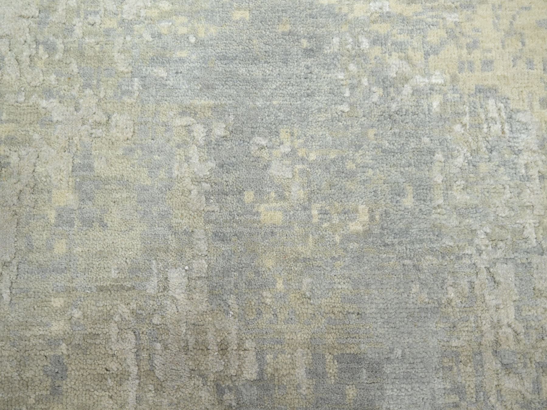 Modern / Contemporary hand-knotted wool/silk rug in Gray, 11'10" x 11'10" — SKU O075675 (view 8)