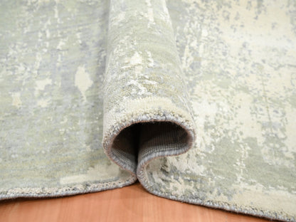 Modern / Contemporary hand-knotted wool/silk rug in Gray, 9' x 11'11" — SKU O075678 (view 5)