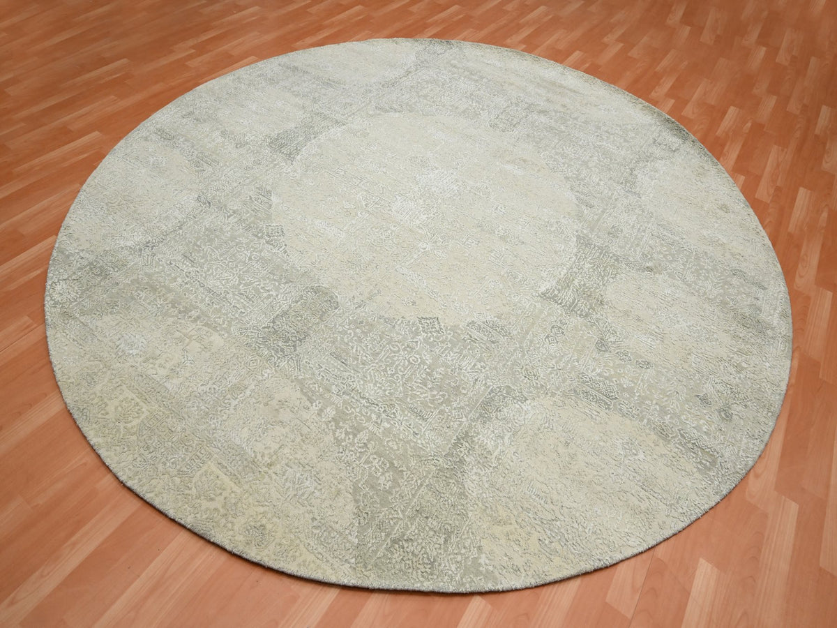 Modern / Contemporary hand-knotted wool/silk rug in Ivory, 9'9" x 10'1" — SKU O075681 (view 3)