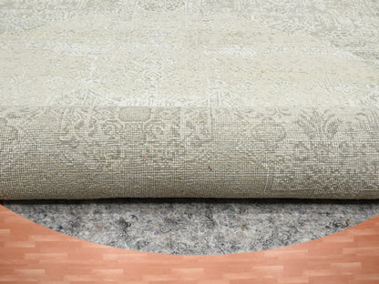 Modern / Contemporary hand-knotted wool/silk rug in Ivory, 9'9" x 10'1" — SKU O075681 (view 4)
