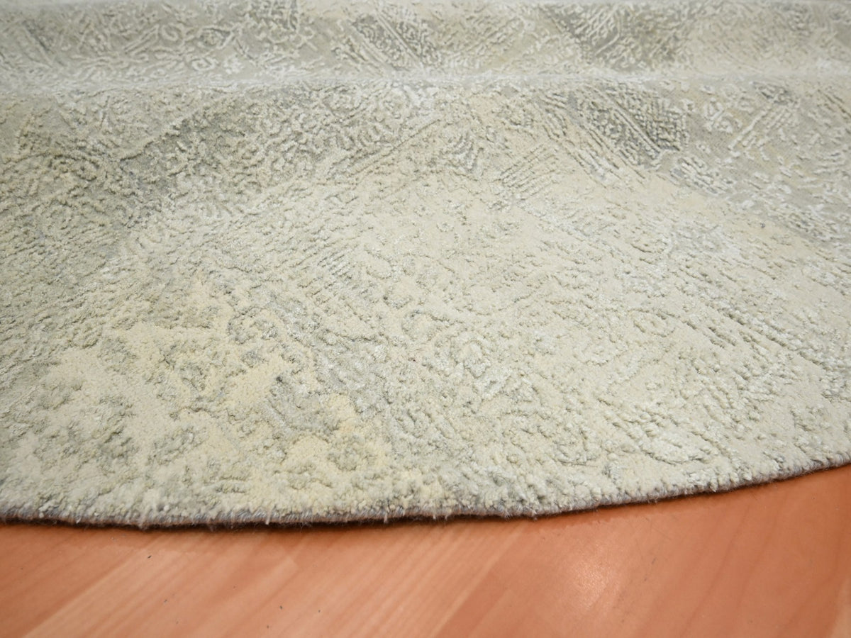 Modern / Contemporary hand-knotted wool/silk rug in Ivory, 9'9" x 10'1" — SKU O075681 (view 6)