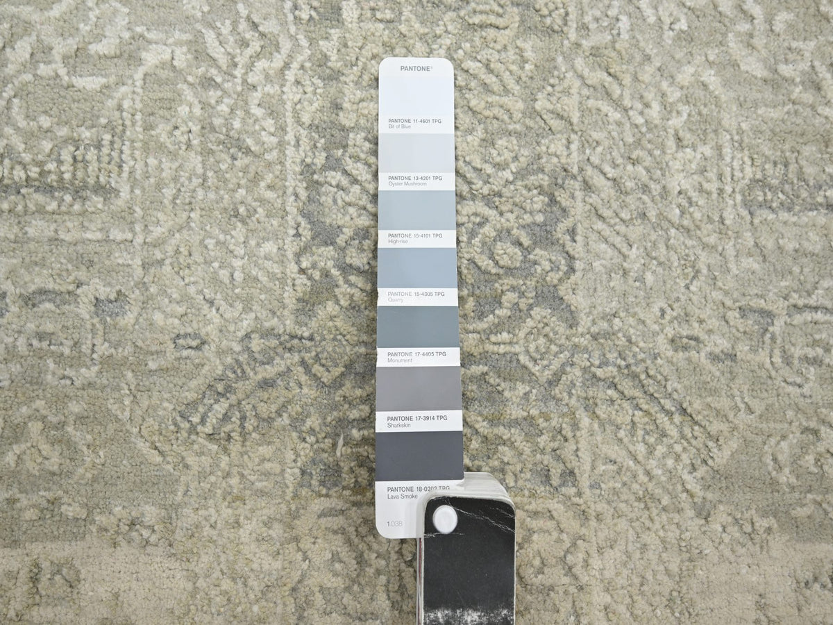 Modern / Contemporary hand-knotted wool/silk rug in Ivory, 9'9" x 10'1" — SKU O075681 (view 7)