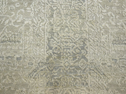 Modern / Contemporary hand-knotted wool/silk rug in Ivory, 9'9" x 10'1" — SKU O075681 (view 8)
