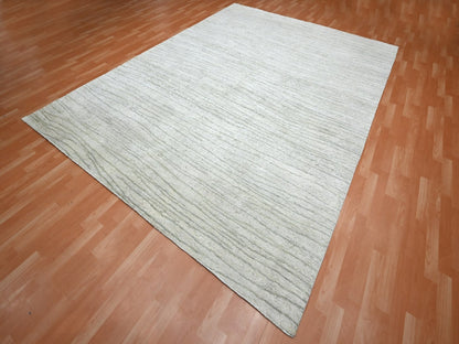 Modern / Contemporary hand-knotted silk rug in Ivory, 9' x 11'11" — SKU O075705 (view 3)