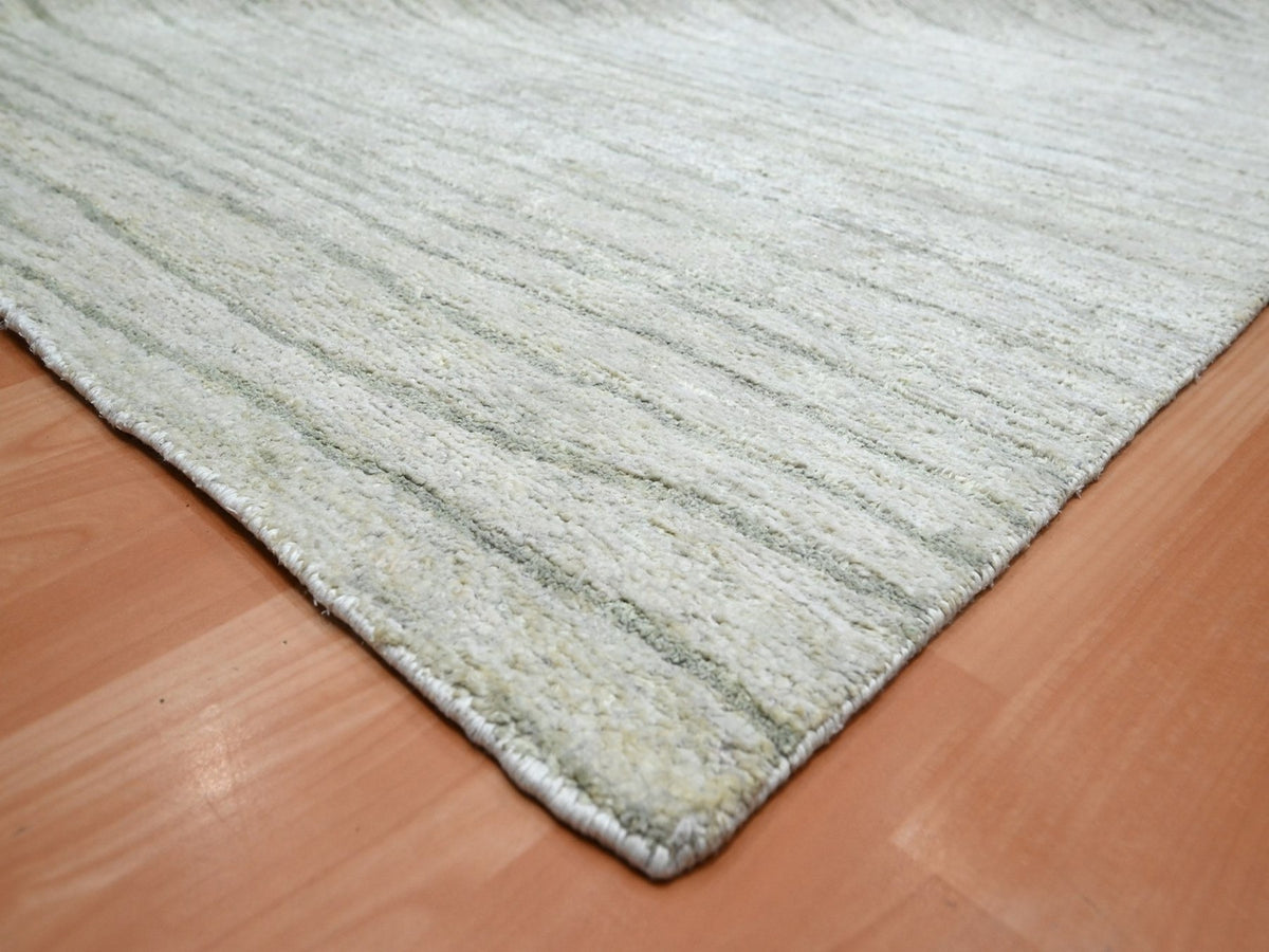 Modern / Contemporary hand-knotted silk rug in Ivory, 9' x 11'11" — SKU O075705 (view 6)