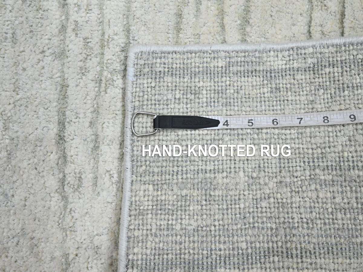 Modern / Contemporary hand-knotted silk rug in Ivory, 2' x 3' — SKU O075708 (view 4)