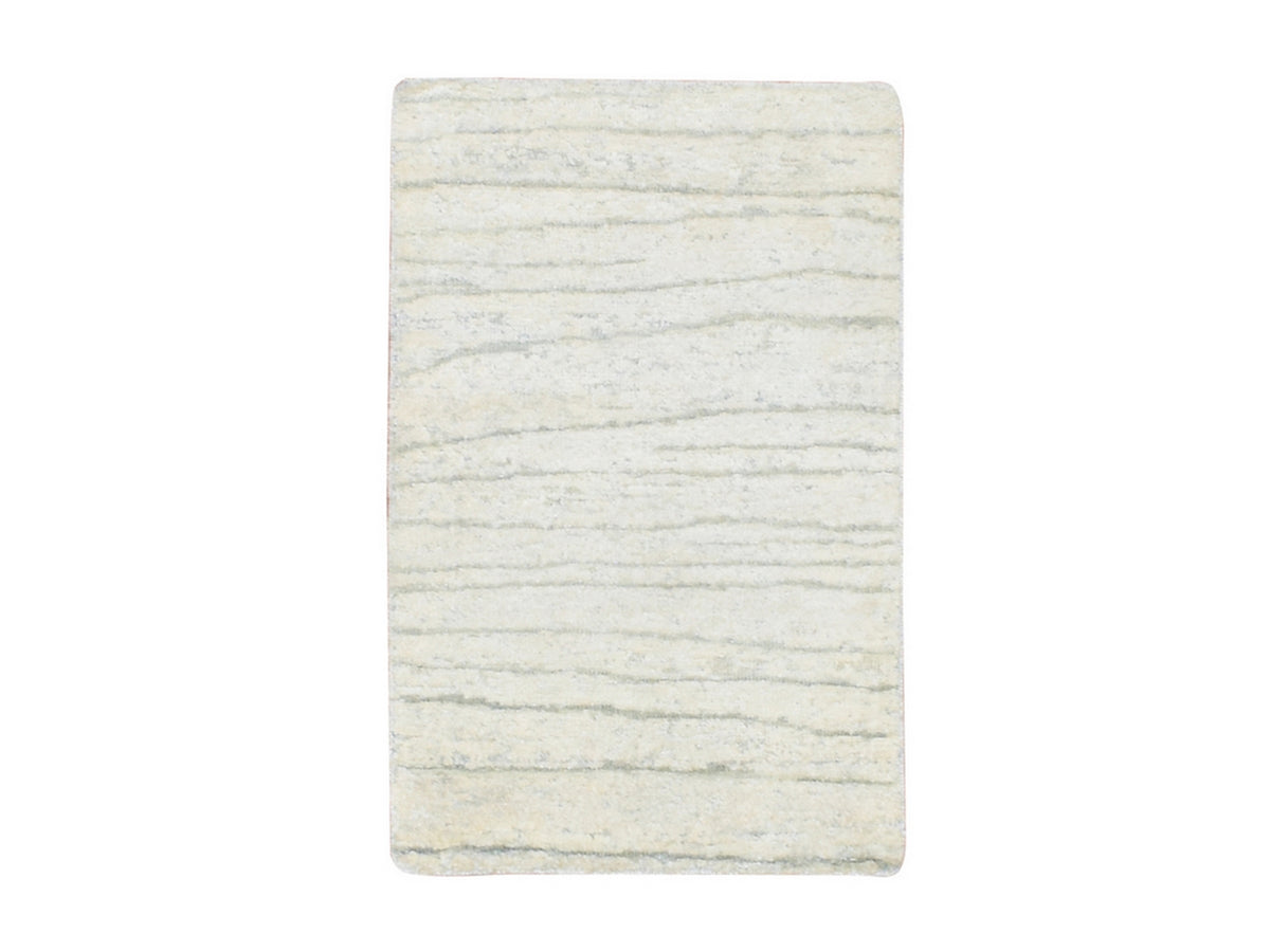 Modern / Contemporary hand-knotted silk rug in Ivory, 2' x 3' — SKU O075709