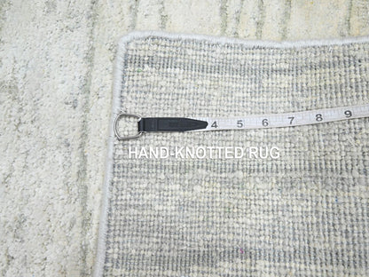 Modern / Contemporary hand-knotted silk rug in Ivory, 2' x 3' — SKU O075709 (view 4)