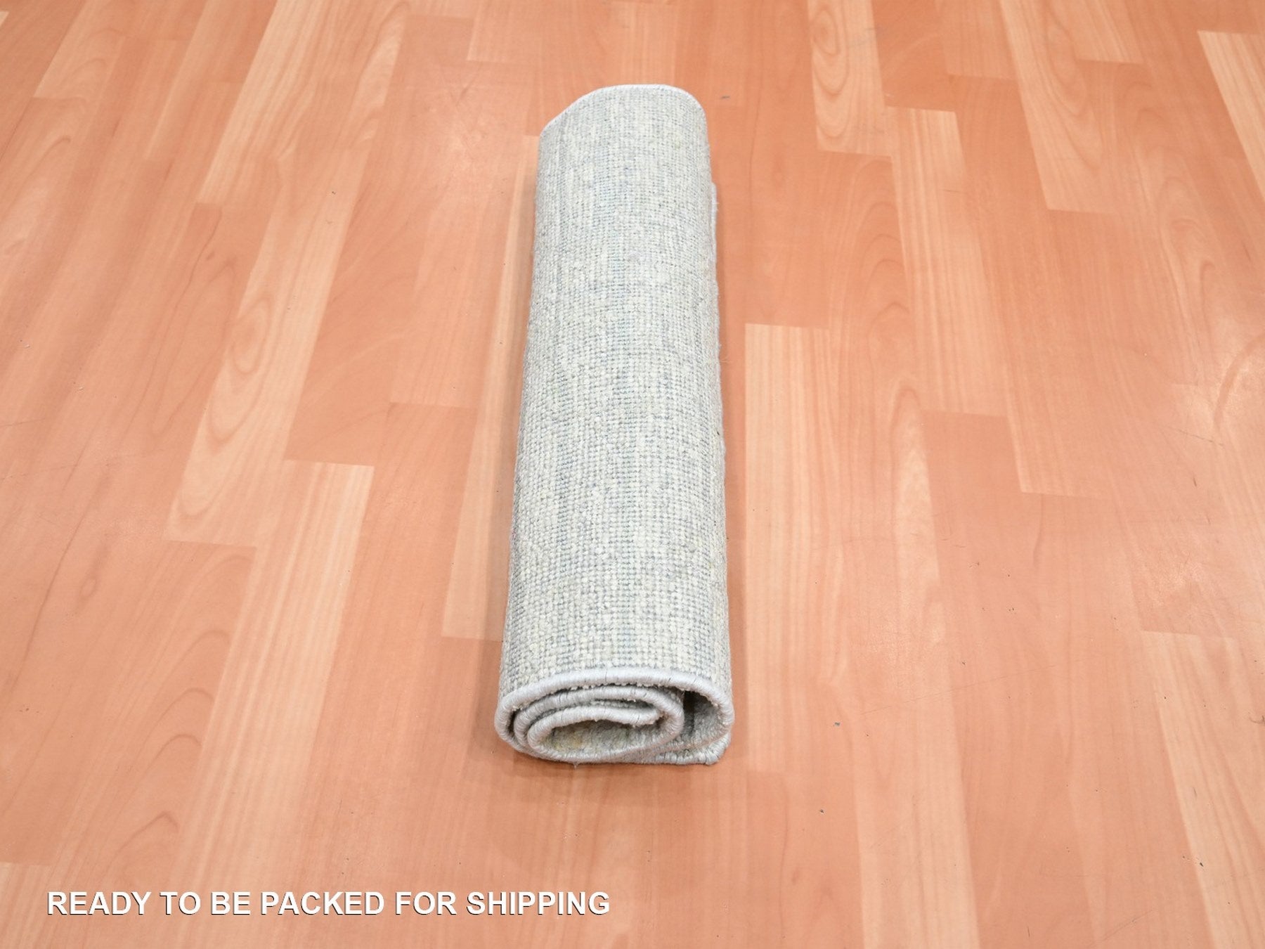 Modern / Contemporary hand-knotted silk rug in Ivory, 2' x 3' — SKU O075709 (view 5)