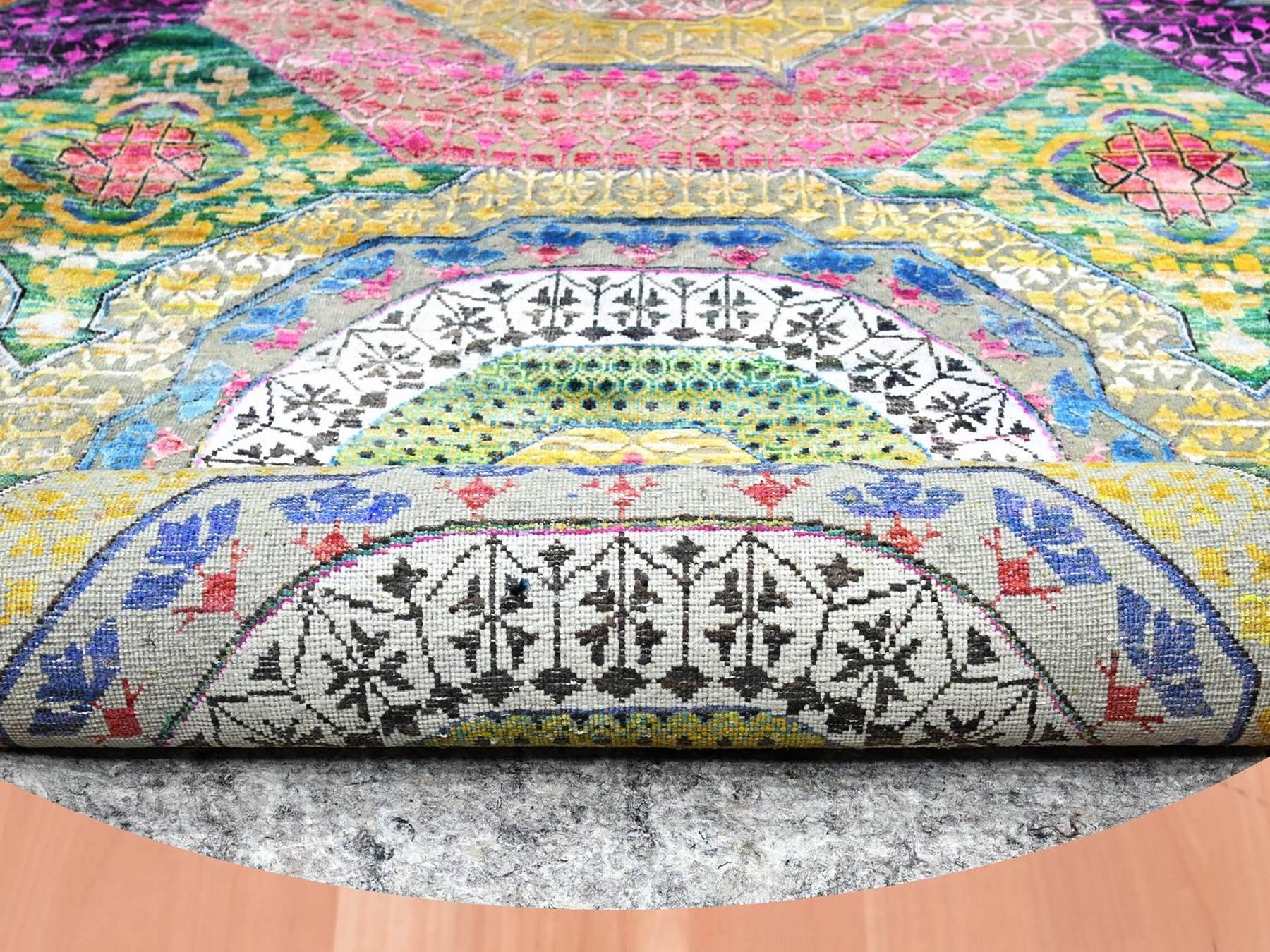 Mamluk Mamluk hand-knotted wool/silk rug in Yellow, 9'10" x 9'10" — SKU O075727 (view 4)