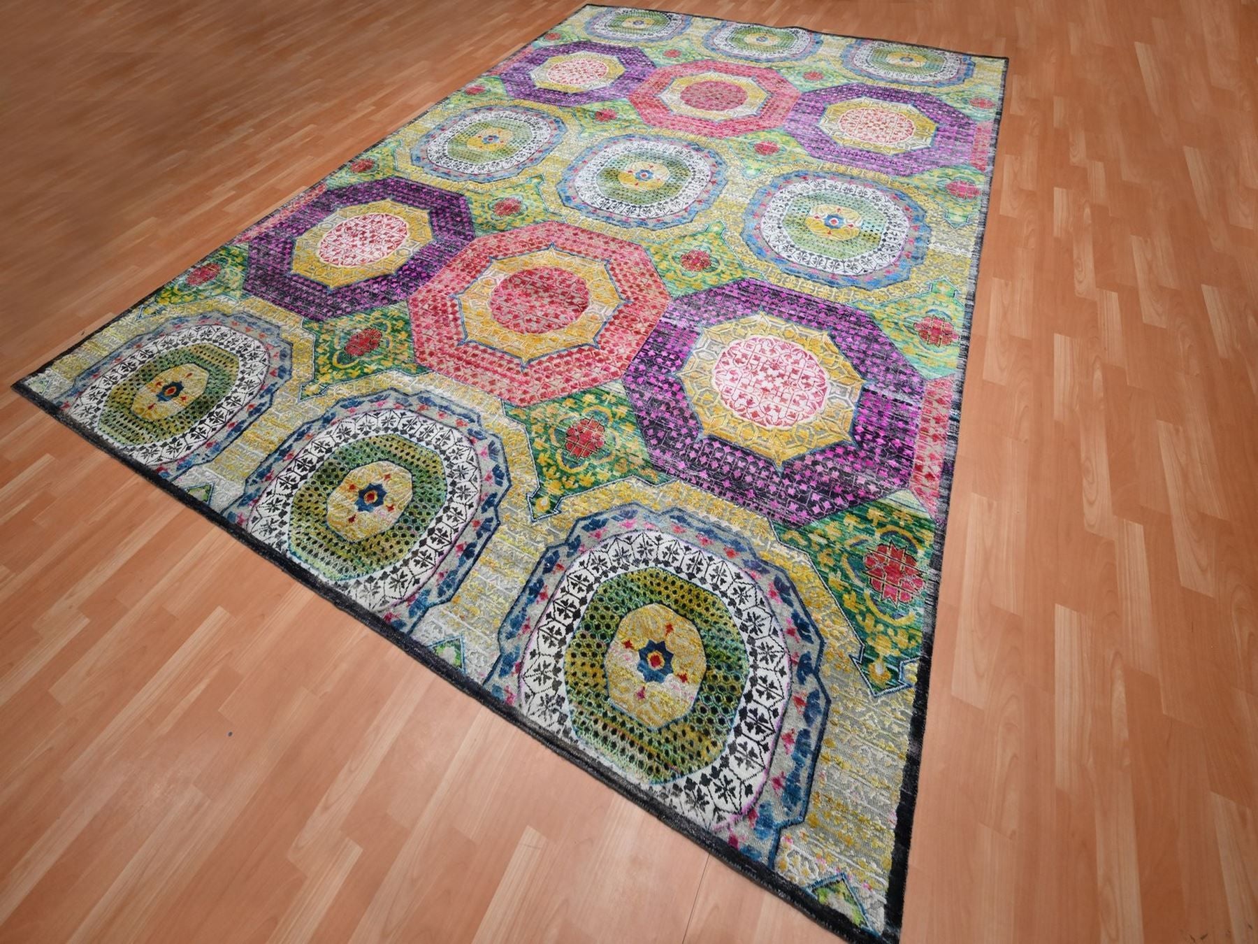 Mamluk Mamluk hand-knotted wool/sari silk rug in Yellow, 10' x 14'1" — SKU O075730 (view 3)