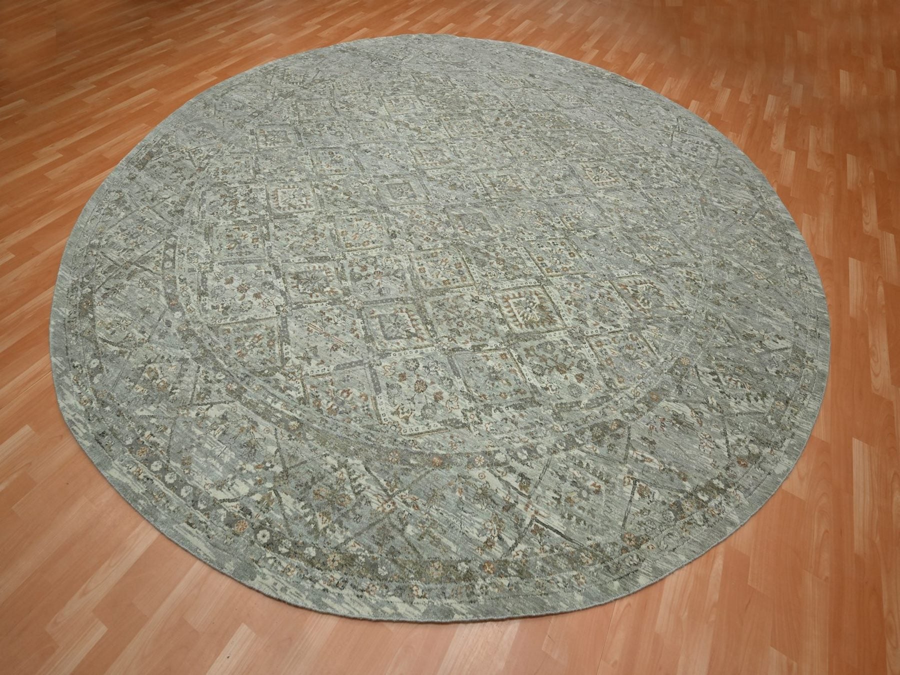 Oushak hand-knotted wool rug in Gray, 11'7" x 11'7" — SKU O075741 (view 3)