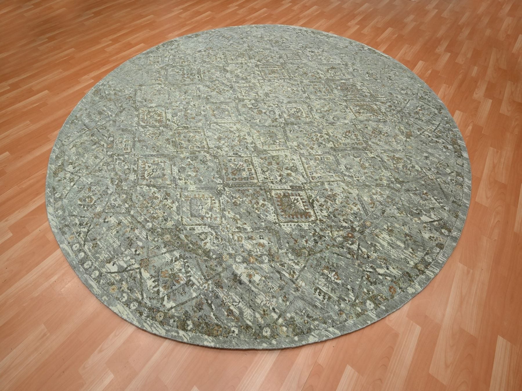 Oushak hand-knotted wool rug in Gray, 9'10" x 9'11" — SKU O075742 (view 3)