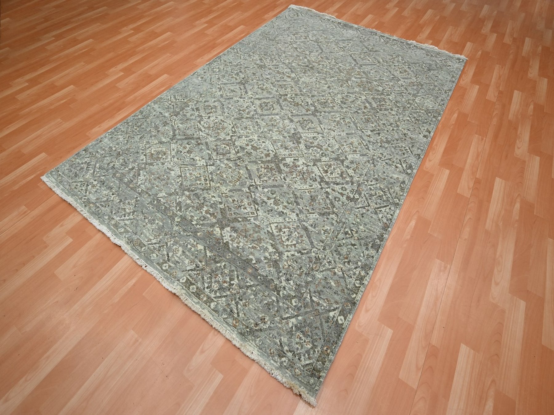 Oushak hand-knotted wool rug in Gray, 5'11" x 9' — SKU O075745 (view 3)