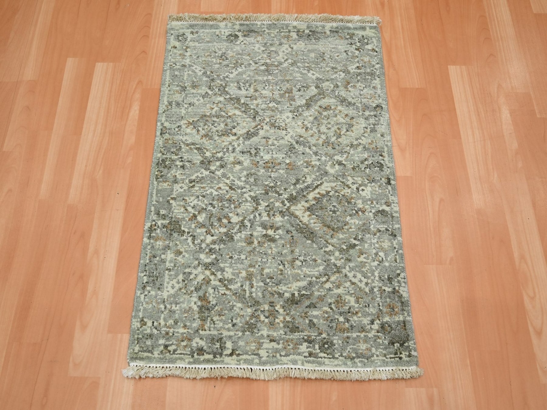 Oushak hand-knotted wool rug in Gray, 1'11" x 2'10" — SKU O075761 (view 2)