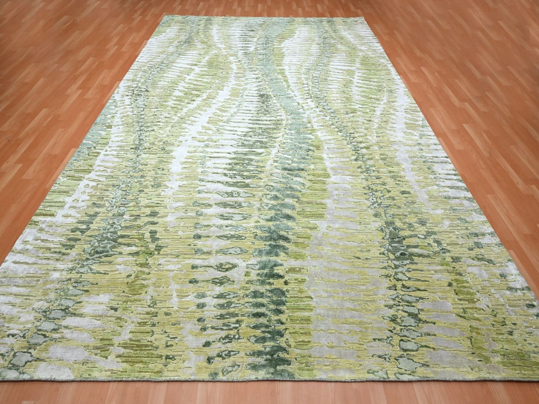 Green 9'11" x 14'2" Modern and Contemporary Hand knotted Silk Rug - Sku: O075833