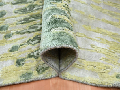 Green 9'11" x 14'2" Modern and Contemporary Hand knotted Silk Rug - Sku: O075833
