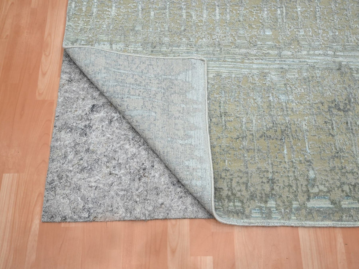 Modern / Contemporary hand-knotted wool/silk rug in Gray, 6' x 8'11" — SKU O075835 (view 4)