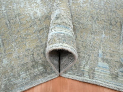 Modern / Contemporary hand-knotted wool/silk rug in Gray, 6' x 8'11" — SKU O075835 (view 5)