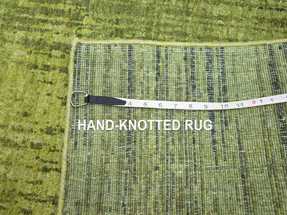 Green 5'3" x 7'4" Modern and Contemporary Hand knotted Wool Rug - Sku: O075837