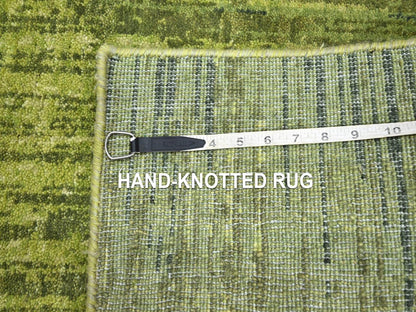 Green 3'1" x 5'1" Modern and Contemporary Hand knotted Wool Rug - Sku: O075838
