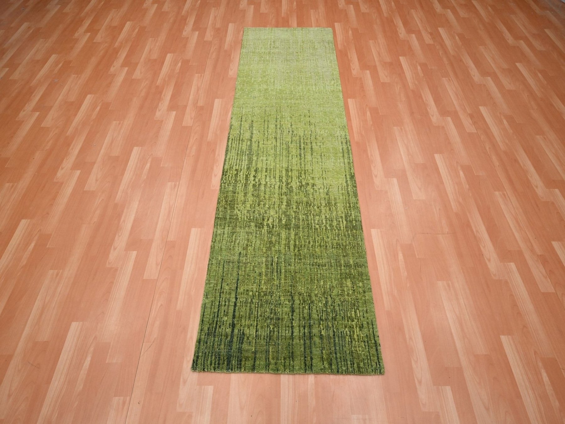Green 2'8" x 8'5" Modern and Contemporary Hand knotted Wool Rug - Sku: O075840