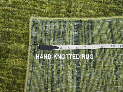 Green 2'8" x 8'5" Modern and Contemporary Hand knotted Wool Rug - Sku: O075840
