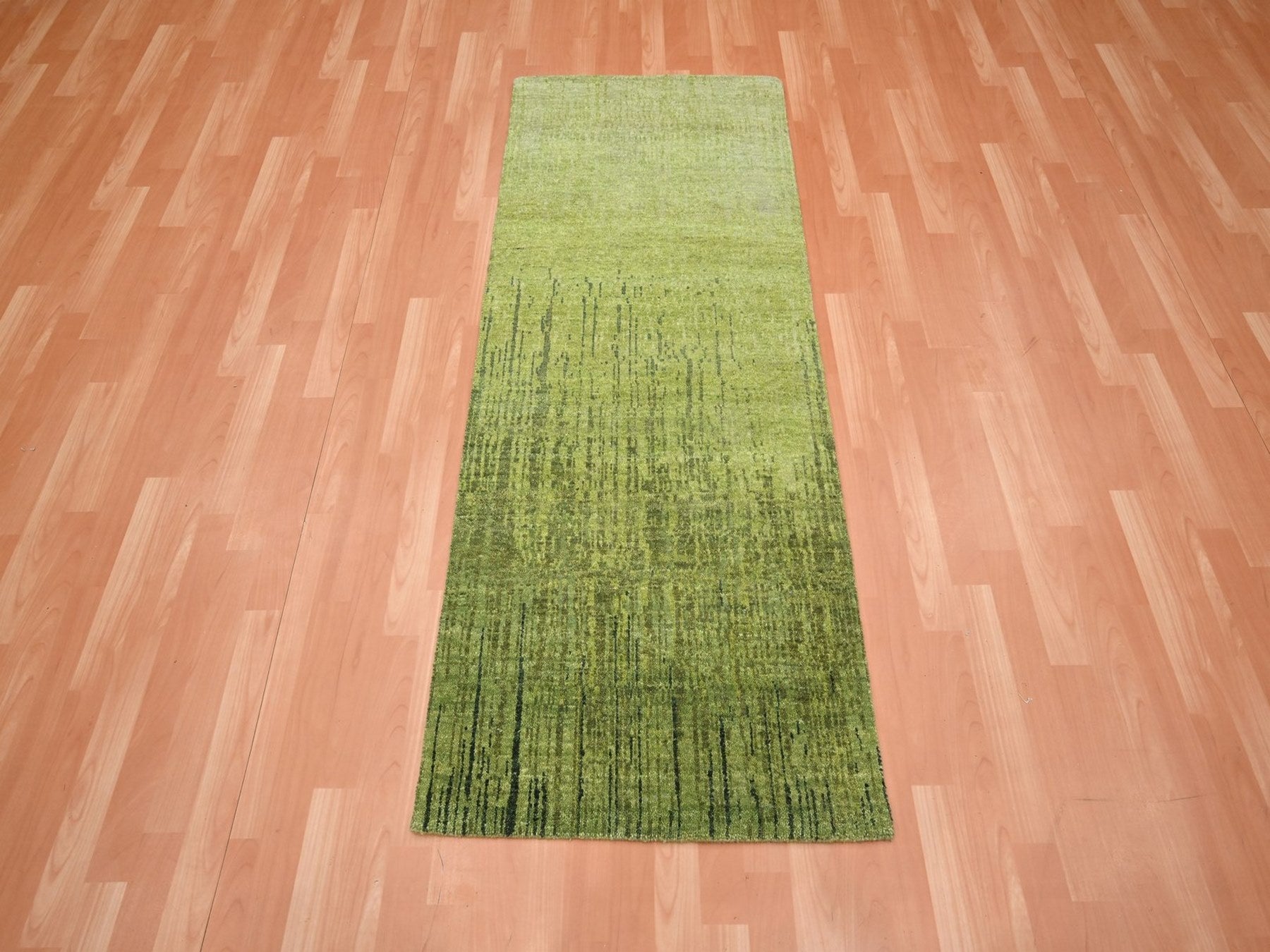 Green 2'6" x 6'2" Modern and Contemporary Hand knotted Wool Rug - Sku: O075841