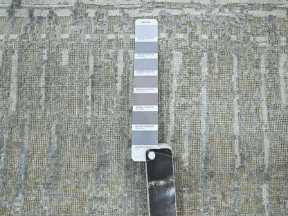 Modern / Contemporary hand-knotted wool/silk runner in Gray & Beige, Ivory, 2'5" x 8' — SKU O075849 (view 4)