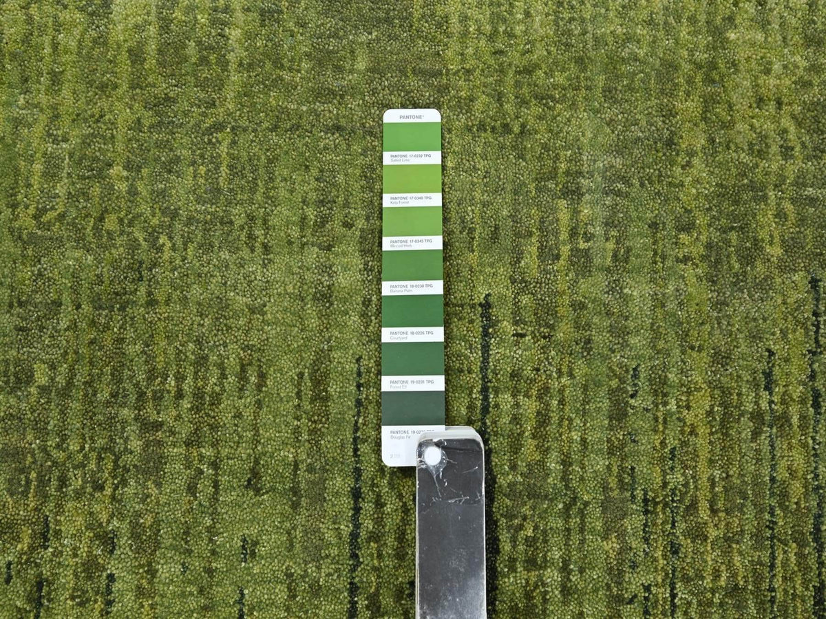 Modern / Contemporary hand-knotted wool rug in Green, 6'2" x 6'2" — SKU O075859 (view 4)