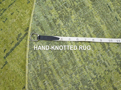 Green 6'2" x 6'2" Modern and Contemporary Hand knotted Wool Rug - Sku: O075859