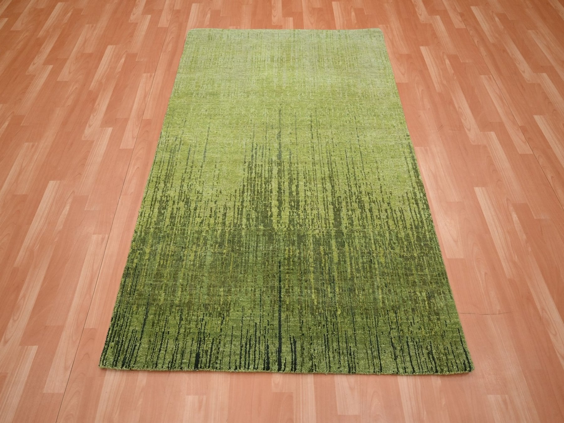 Green 4'1" x 6'3" Modern and Contemporary Hand knotted Wool Rug - Sku: O075860