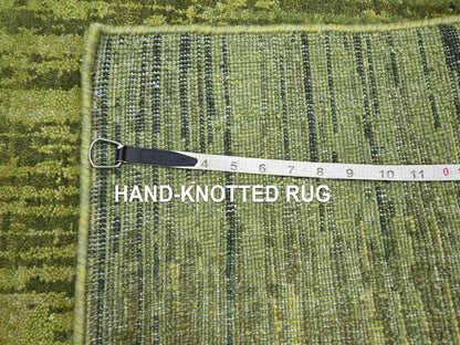 Green 4'1" x 6'3" Modern and Contemporary Hand knotted Wool Rug - Sku: O075860
