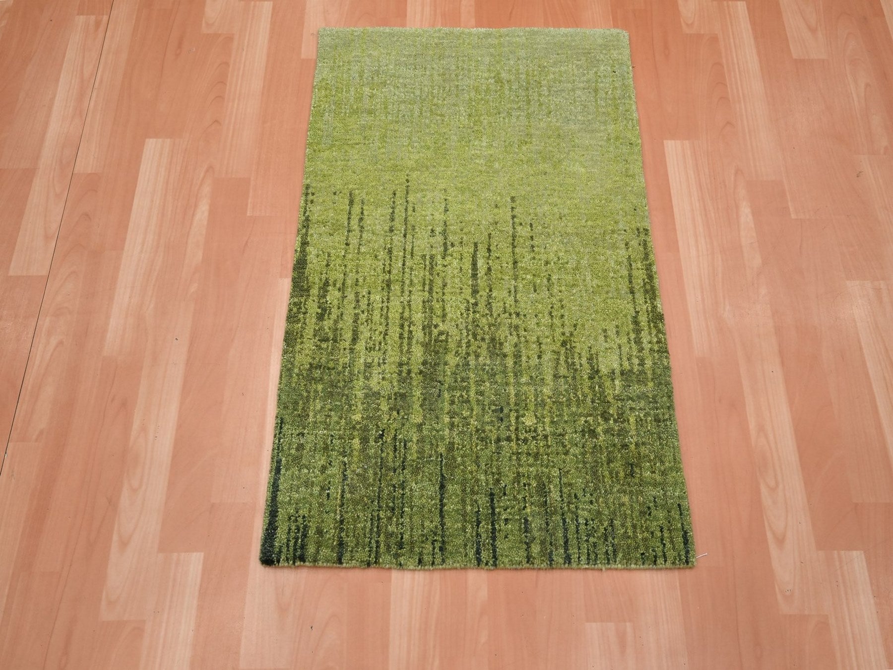 Green 2'1" x 3'2" Modern and Contemporary Hand knotted Wool Rug - Sku: O075862