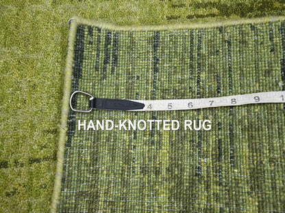 Green 2'1" x 3'3" Modern and Contemporary Hand knotted Wool Rug - Sku: O075863