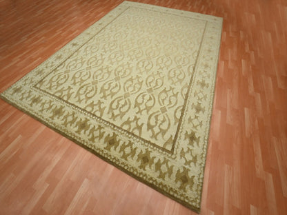 Modern / Contemporary hand-knotted wool rug in Ivory, 9'3" x 12'3" — SKU O075871 (view 3)