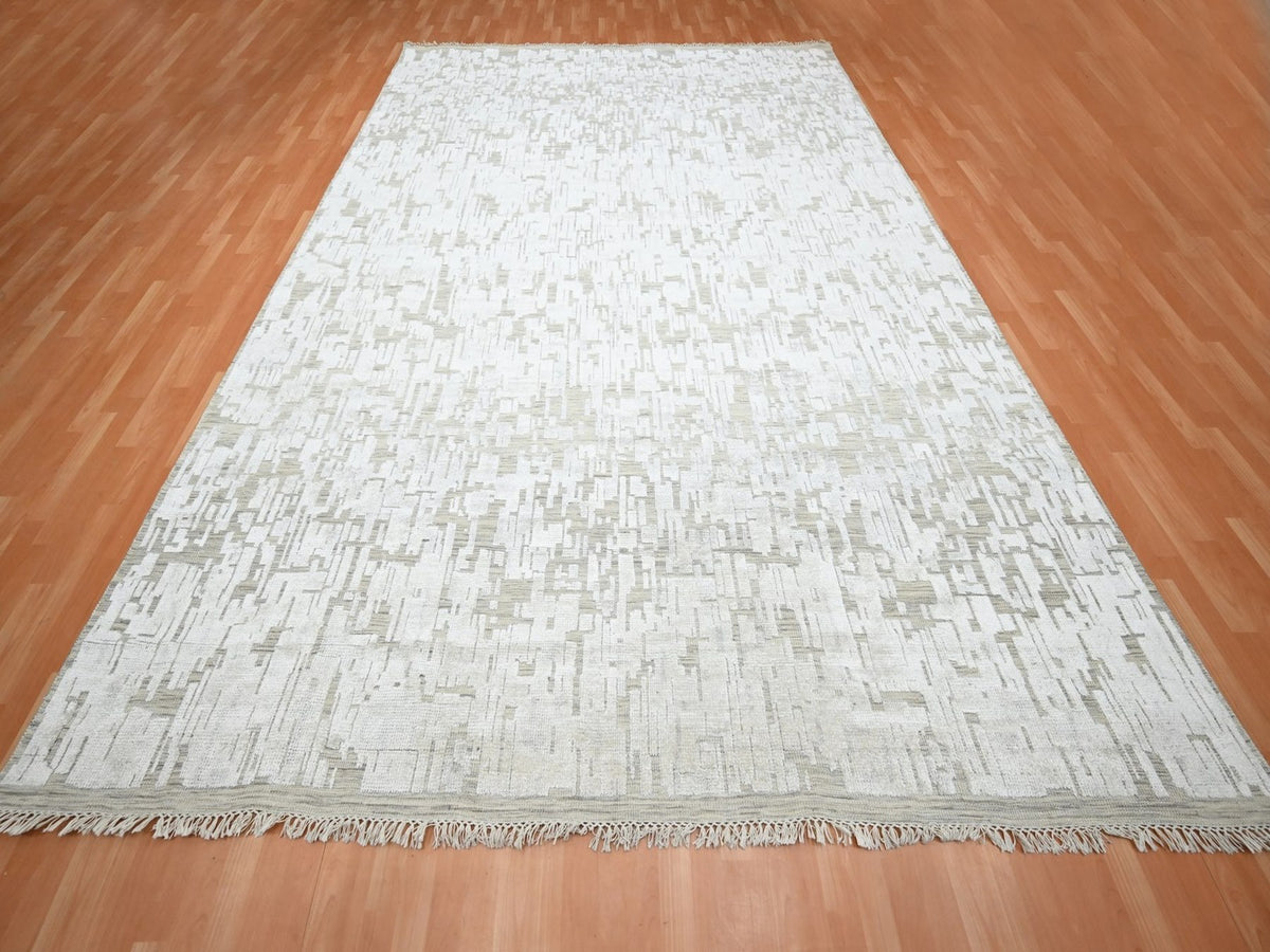 Modern / Contemporary hand-knotted silk rug in Ivory, 10' x 14' — SKU O075873 (view 2)